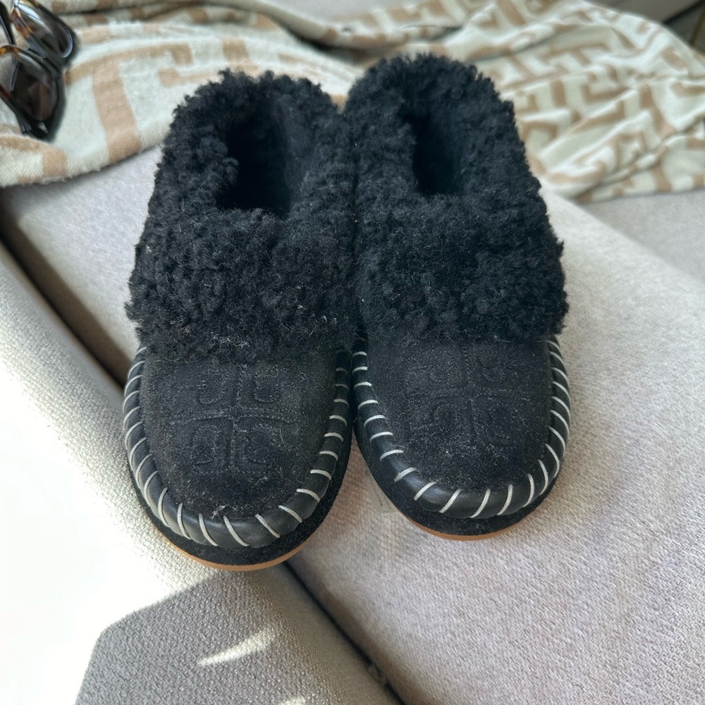 Tory Burch Sherling Lined Slipper Size 6.5